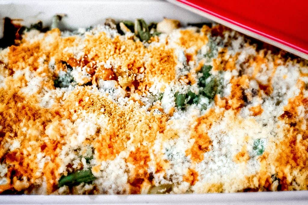 Healthy Tuna Noodle Casserole is a simple, low-carb main meal the entire family will enjoy! Relive the homemade classic, made healthier! Can easily be made gluten-free as well.  #tunanoodlecasserole #healthycasserole #seafood2xweek #tunarecipes 