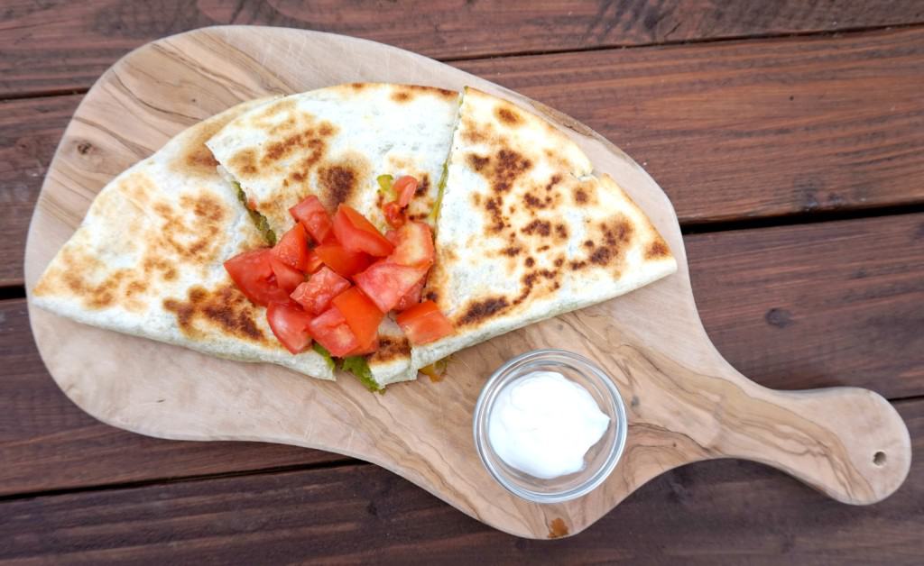 spinach and garlic game day quesadilla