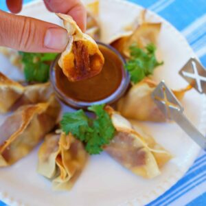 Tex Mex Cream Cheese Wontons with Bacon @shawsimpleswaps Delicious game day eats filled with hominy, flavor and so much love!