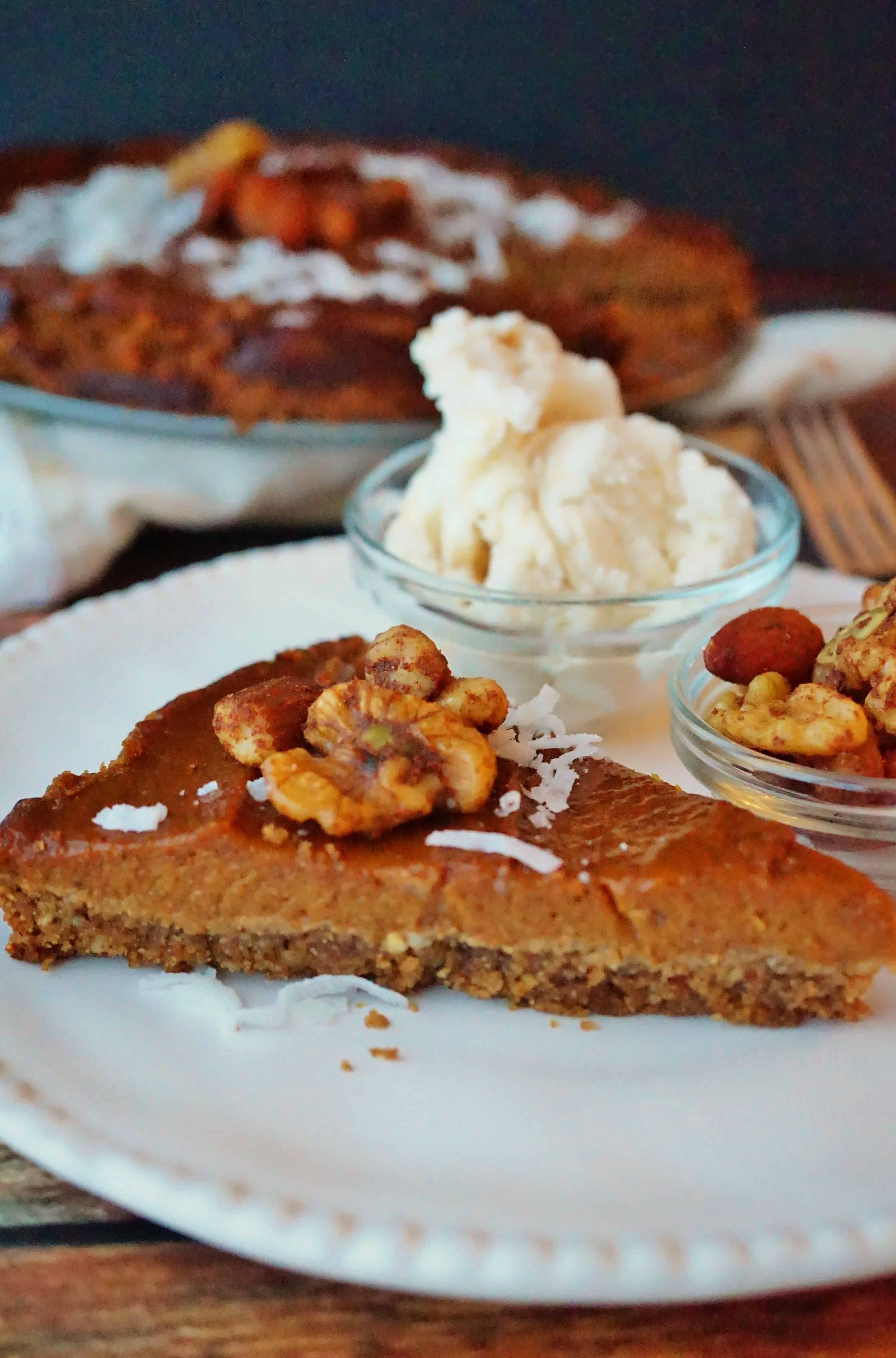 Vegan Pumpkin Pie + 15 Vegan Thanksgiving Recipes that the whole family can enjoy! @shawsimpleswaps