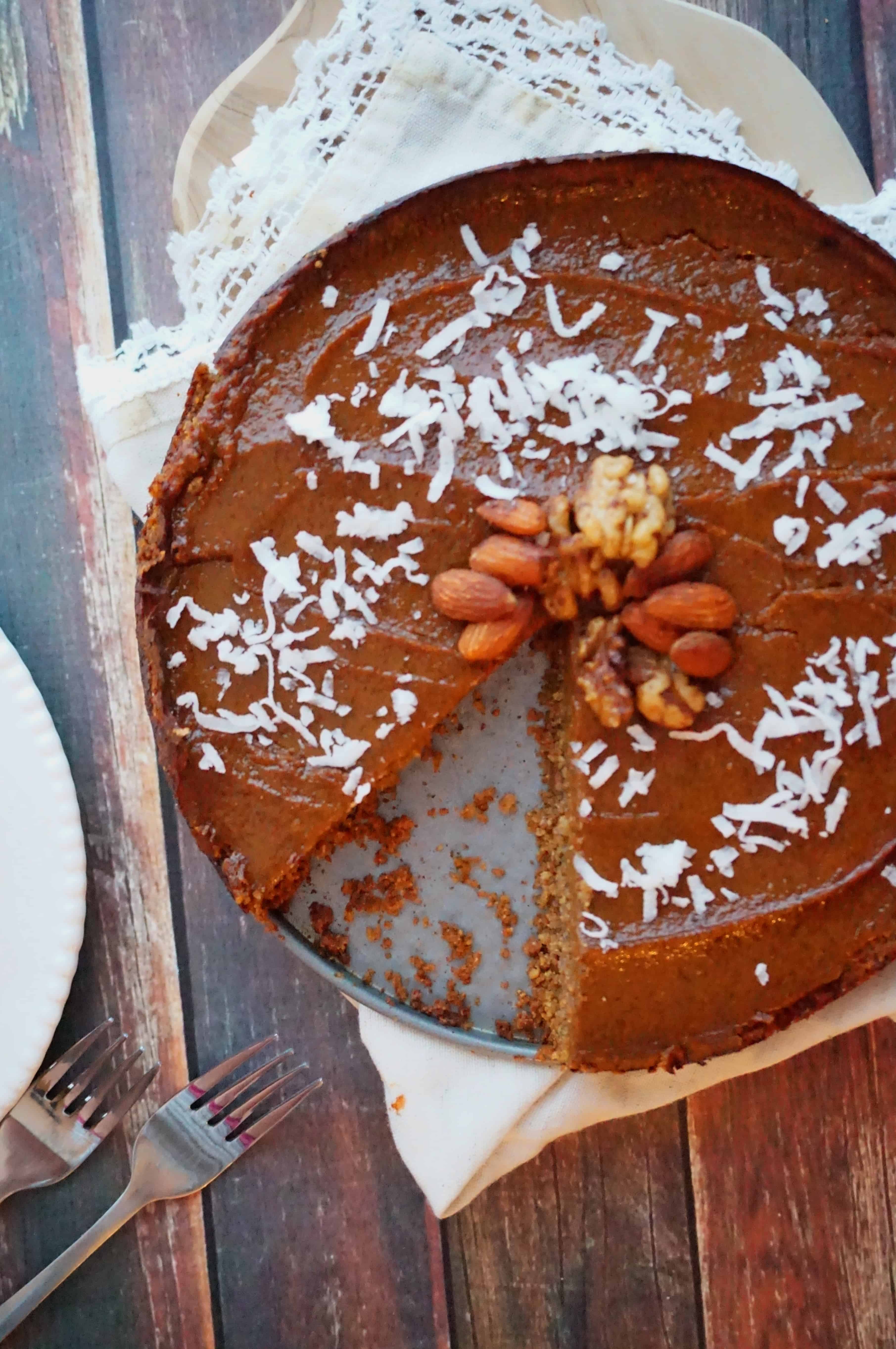 Vegan Pumpkin Pie + 15 Vegan Thanksgiving Recipes that the whole family can enjoy! @shawsimpleswaps