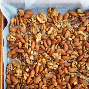 Pumpkin Pie Spiced Nuts - The perfect taste of Turkey Day and Pie that's filled with fiber, protein and love! #ad @shawsimpleswaps