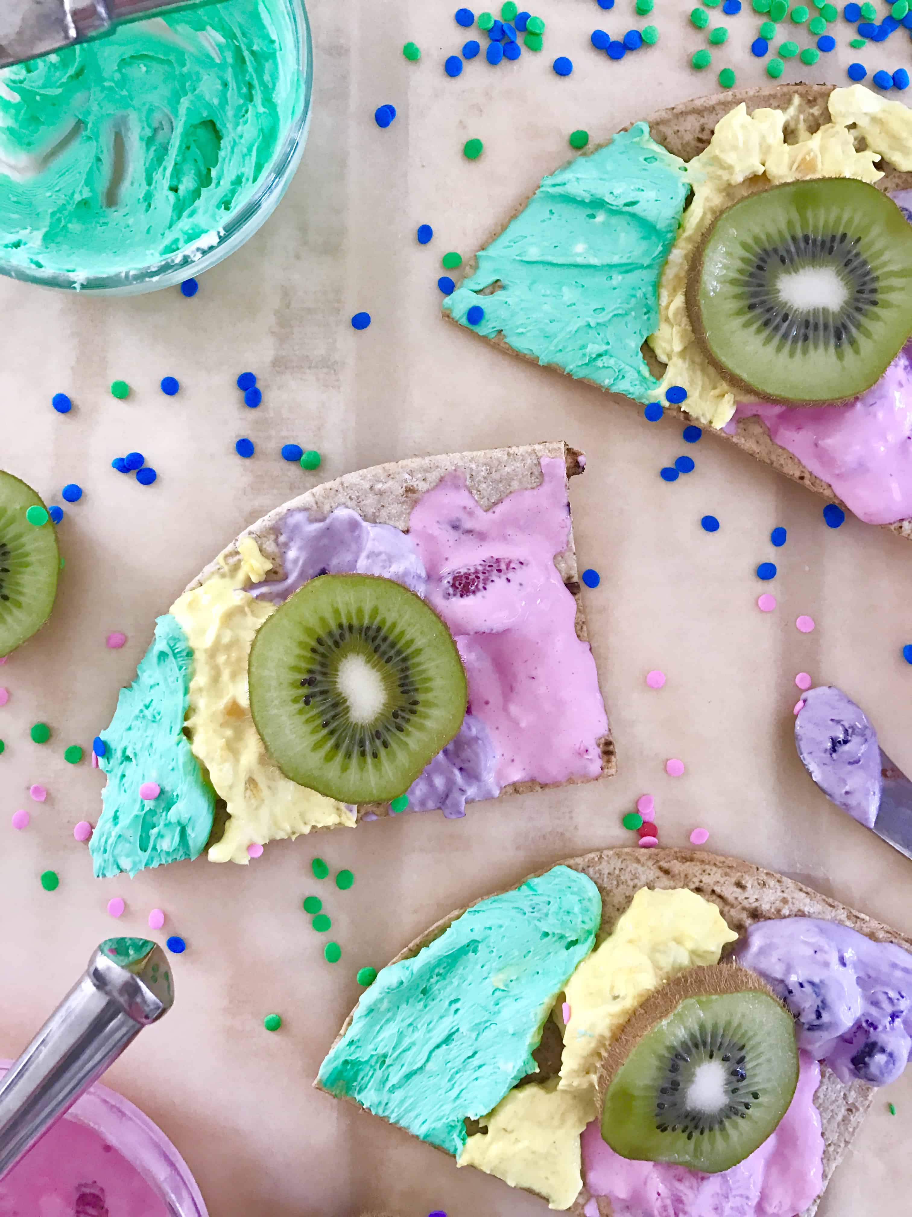 Unicorn Toast on Flatout® Flatbread - A Family Friendly Twist on Dessert Pizza! @shawsimpleswaps