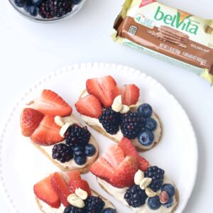 belVita PB Toast with Fresh Berries @shawsimpleswaps