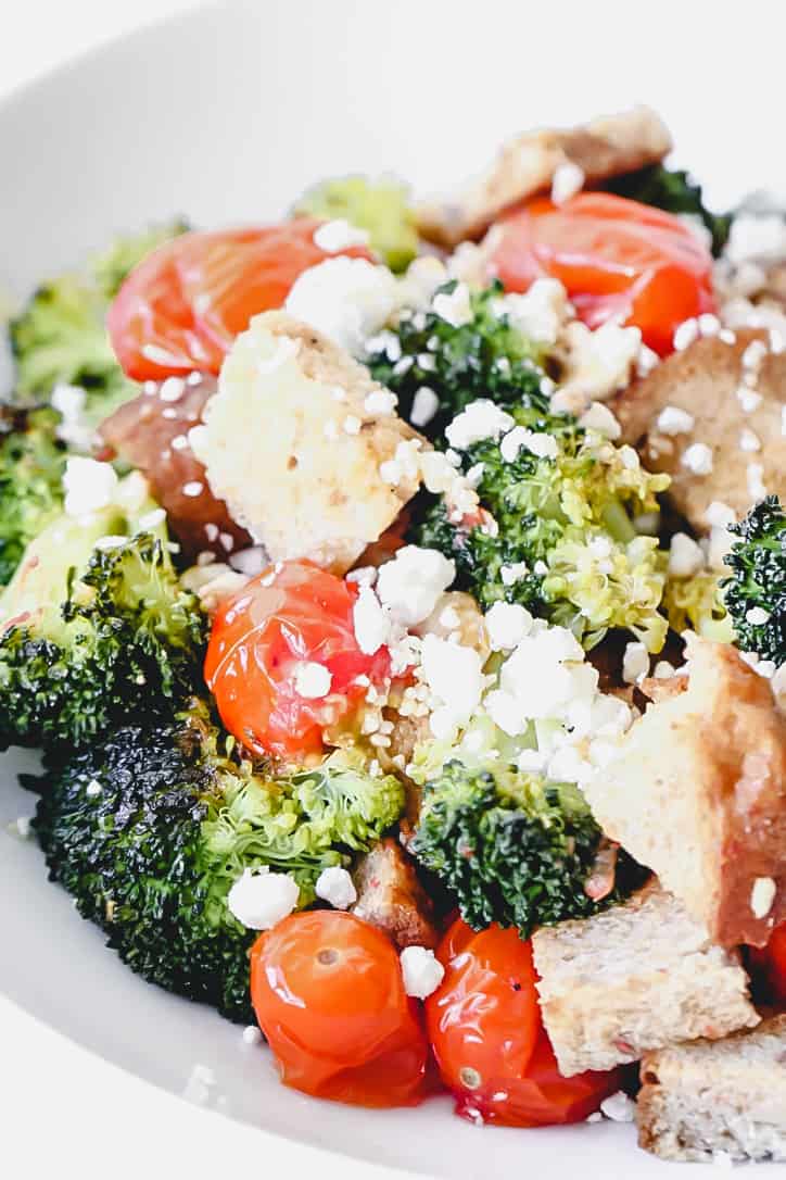 Roasted Broccoli Panzanella Salad + 30 Minute Mediterranean Diet Cookbook Review @shawsimpleswaps. #salad #mediterraneandiet