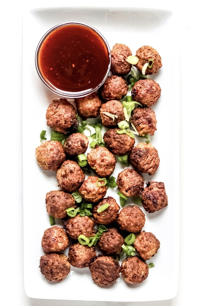 Air Fryer Meatballs - a healthy appetizer to enjoy for a crowd! #airfryerrecipes #airfryermeatballs