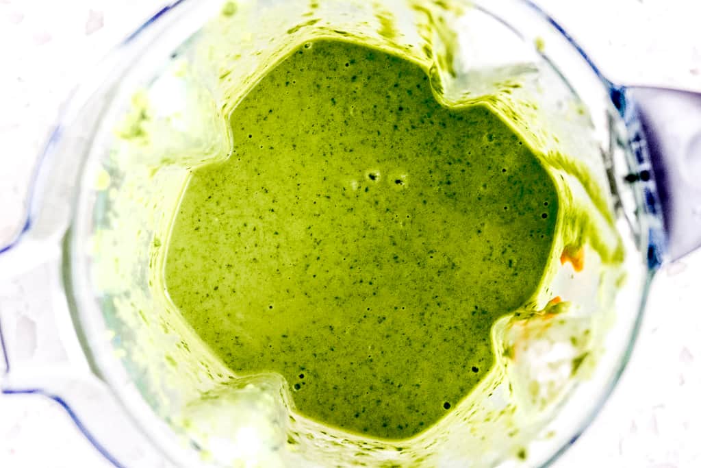 Green Smoothie For Kids - Tired of making green juices that end up in the trash! Then this recipe is for you! As a newly converted green smoothie fan, I promise you this Green Smoothie For Kids is one that the entire family will enjoy... pink promise! #greensmoothie #greensmoothieforkids #spinachsmoothieforkids #greensmoothierecipes