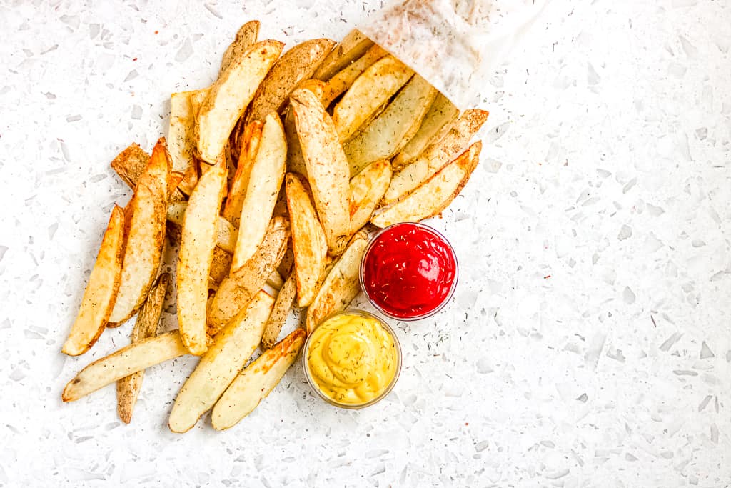 Picture of air fryer potato wedges.